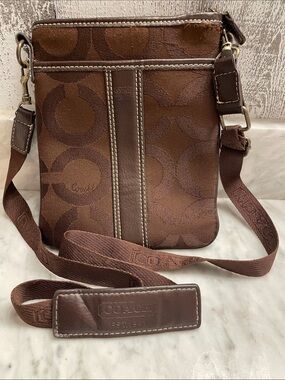 Y2K Coach Brown Signature swing pack Messenger Crossbody Bag